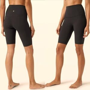 lululemon * NWT 6 * align shr short 10” super high rise waist bike nulu black
